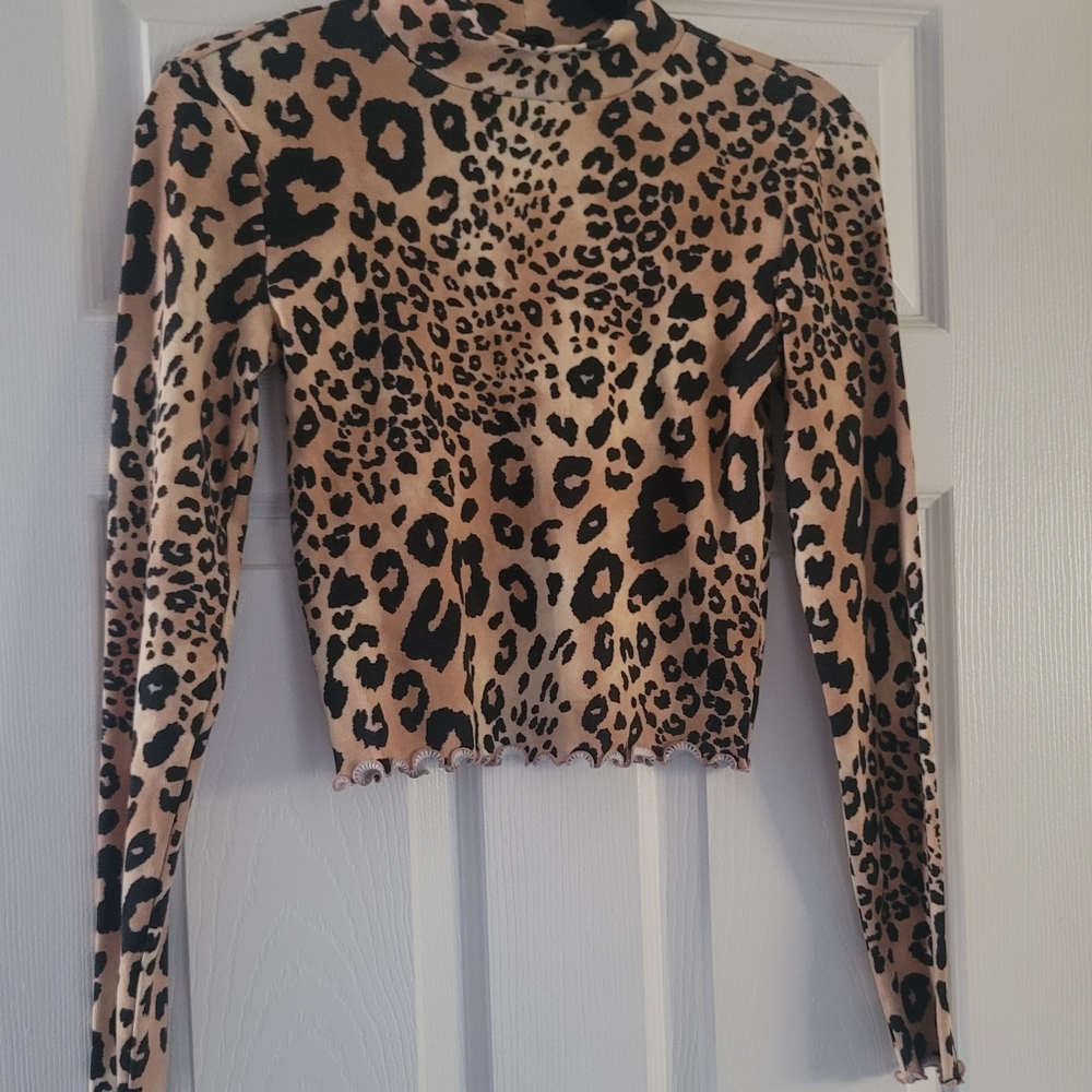 FOREVER 21 leopard long sleeve top